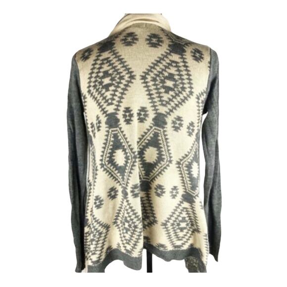 Charlotte Russe Aztec Cardigan Open Sweater Gray Tan Geometric Size XS - Picture 3 of 8